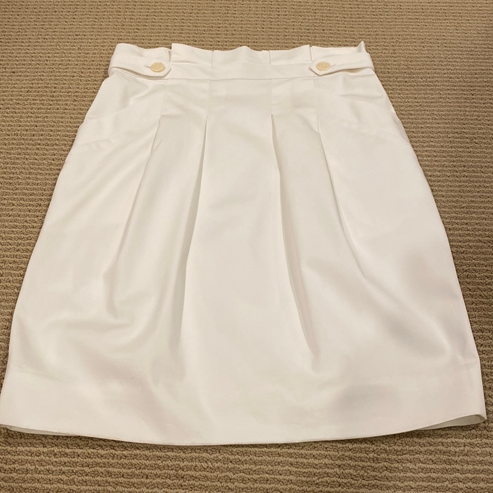BCBG MAXAZRIA SIZE 4 FULLY LINED WHITE SKIRT